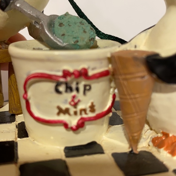 Tj’s Christmas Penguins Serving Ice Cream Christmas Tree Ornament Decoration - Picture 10 of 10